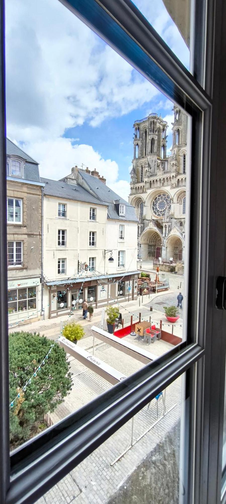 Studio Vue Cathedrale Laon Exterior photo